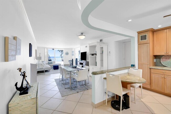 Foto del edificio - 1051 Hillsboro Mile