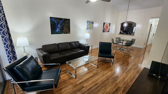 Foto del edificio - 3151 SE Aster Ln