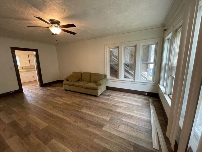 Foto del edificio - 214 Maple St