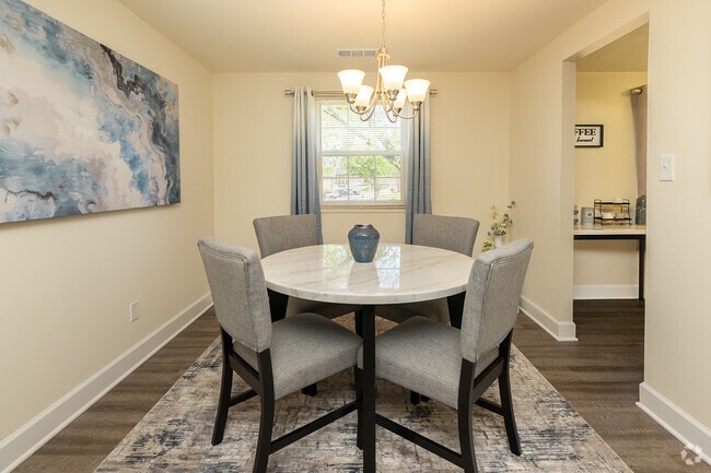 Building Photo - Colony Hill Apartments & Townhomes