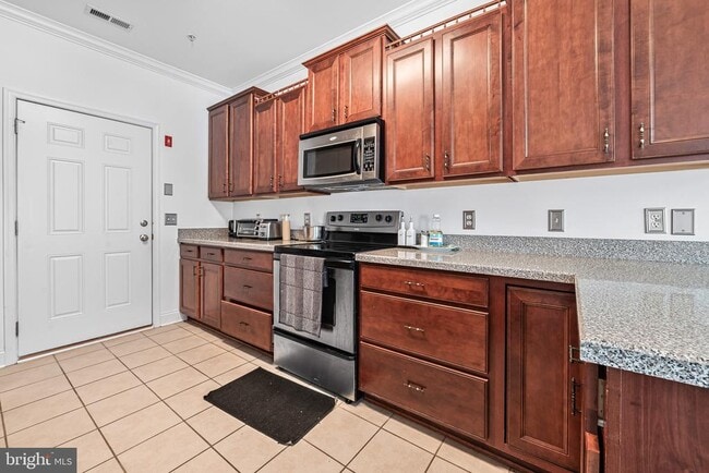 Foto del edificio - 1450 Hidden Meadow Ln
