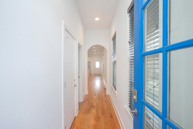 Foto del edificio - 2501B N 16th St