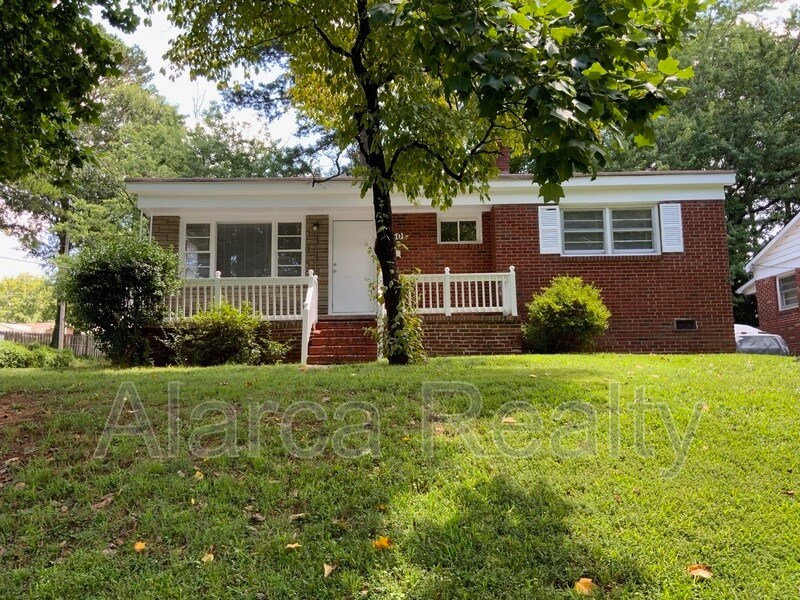 Primary Photo - 1350 Mulberry Ave