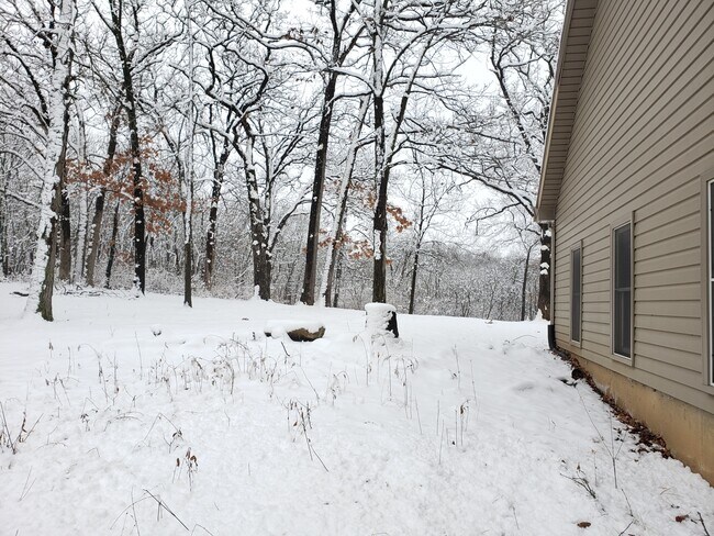 Building Photo - 3101 Martha Truman Rd