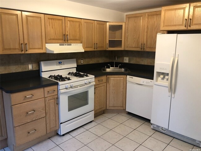 Building Photo - 191 Tremont Rd