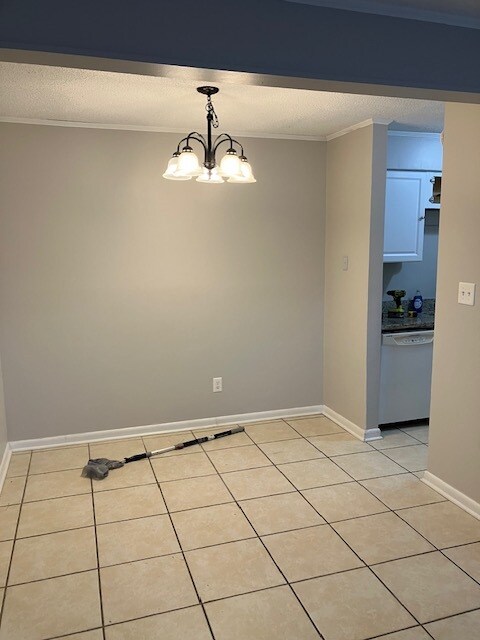 Área de comedor - 950 Forestbrook Rd