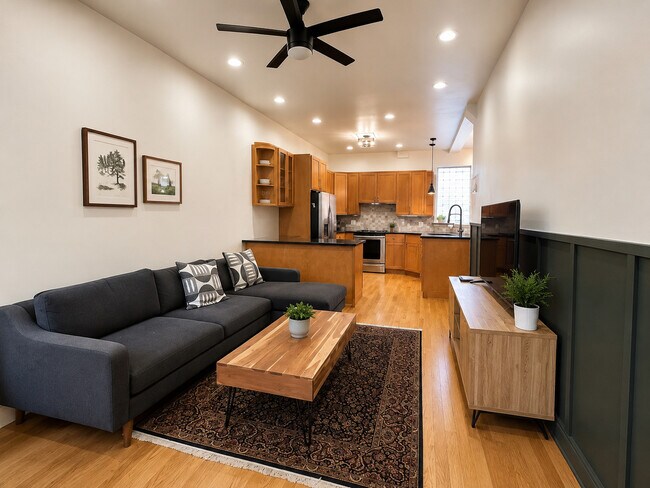 Foto del edificio - 2647 W Logan Blvd