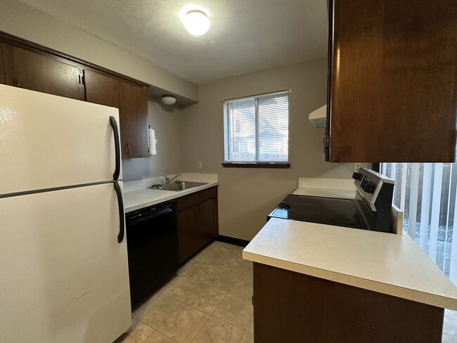 Building Photo - L972