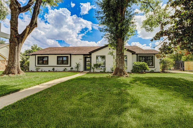 Building Photo - 9923 Emnora Ln