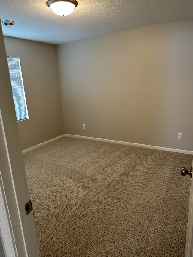 Building Photo - 208 25th St SE