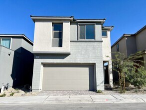 Building Photo - 1606 Rock Kestrel St