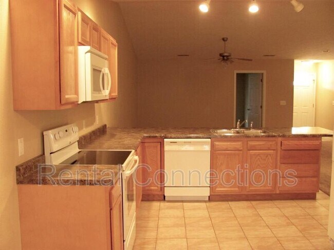 Building Photo - 108 S Carbon St