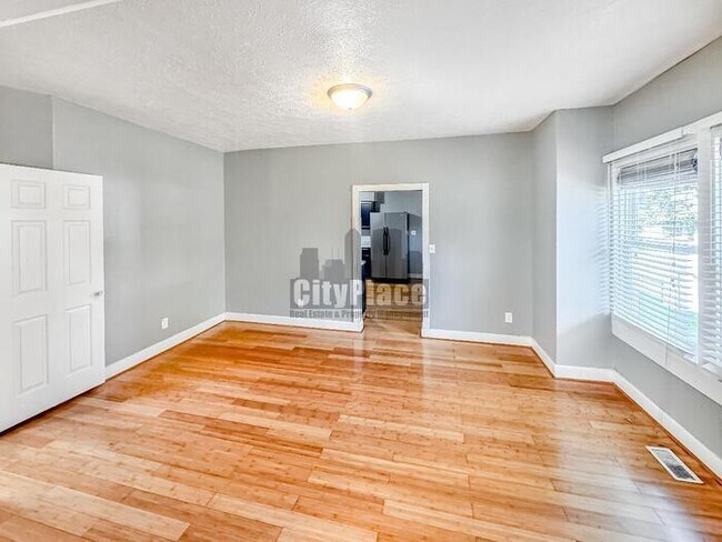 Foto del edificio - 3530 Guilford Ave