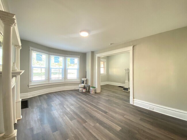 Foto del edificio - Lincoln Home: 50% Off First Full Month's Rent