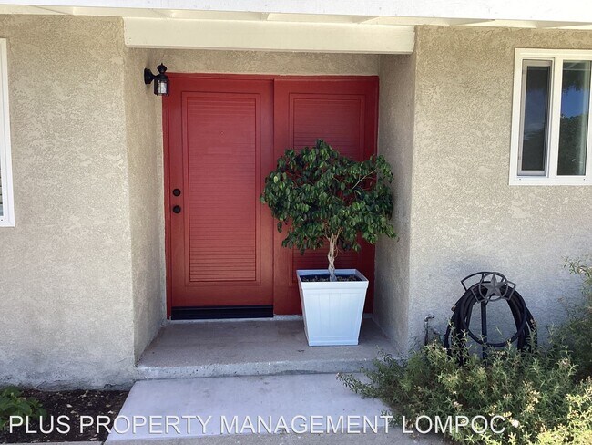 Building Photo - 3 br, 1.5 bath House - 3669 Via Orilla