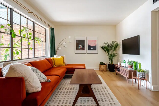 Foto del edificio - 807 W Trinity Ave, Unit 128