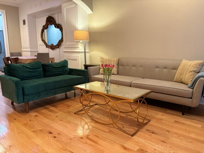 Foto del edificio - 143 N Kenwood Ave