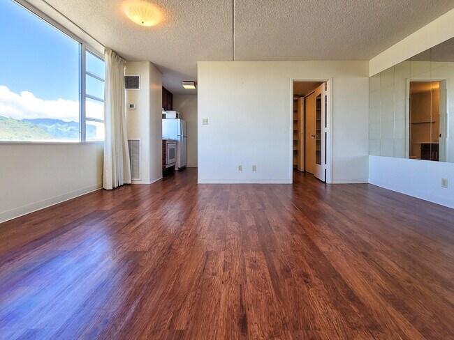 Building Photo - 400 Hobron Ln