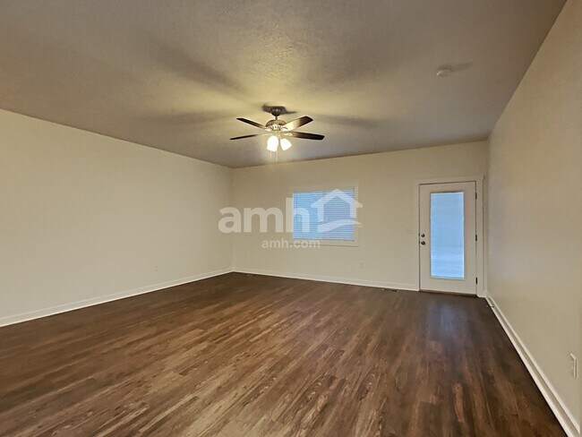 Foto del edificio - 2643 N Cinnamon Pl