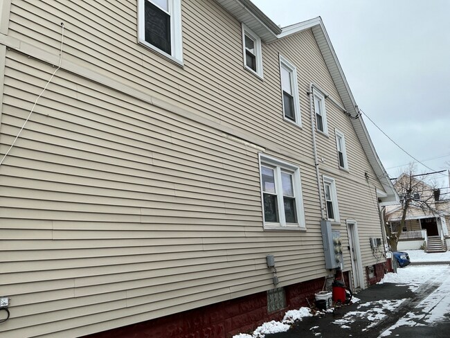 Foto del edificio - 117 Bloomfield Ave