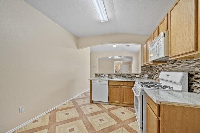 Building Photo - 19022 Wild Yaupon Dr