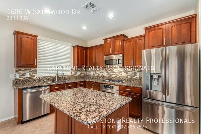 Foto del edificio - Beautiful 3 bedroom, 2.5 bathroom with bon...