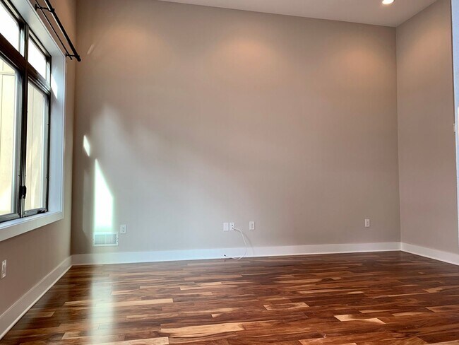 Foto del edificio - Stunning 3-Bed Townhome with Garage in Northern Liberties! Available mid-July!