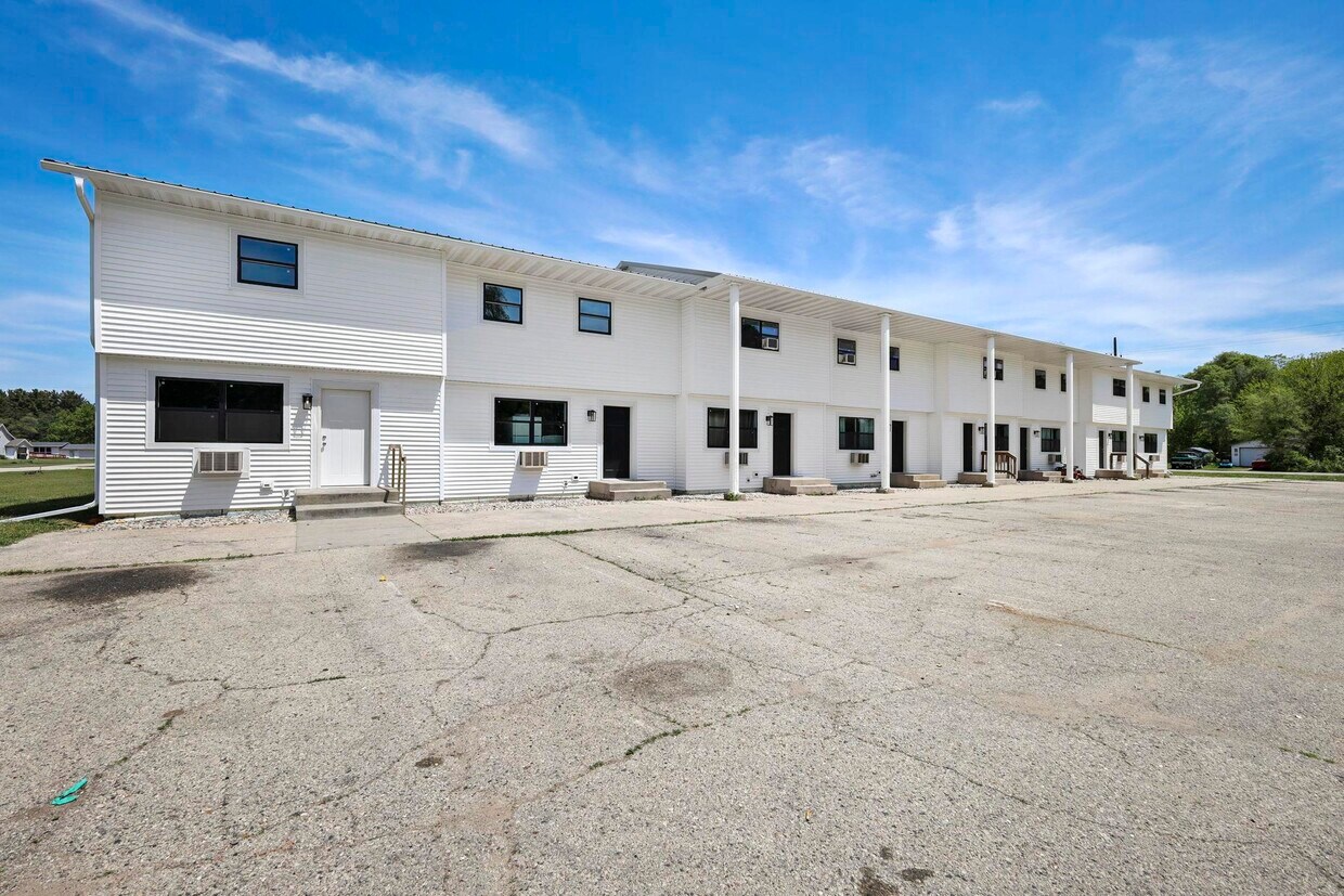 Foto del edificio - 424 E Union St, Lone Rock, WI 53556