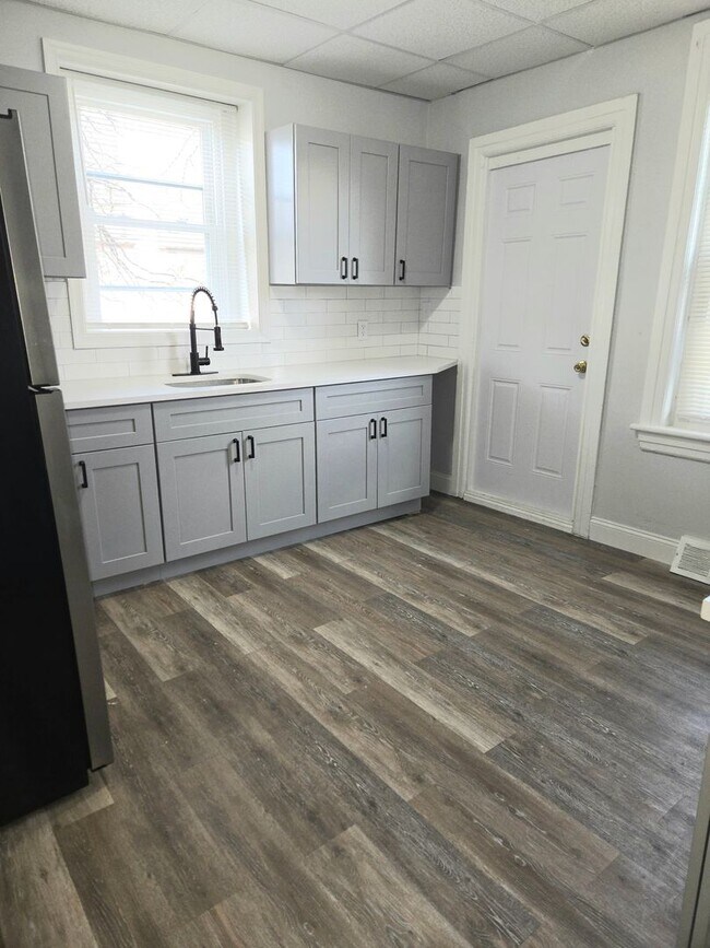 Foto del edificio - 315 E Morton St