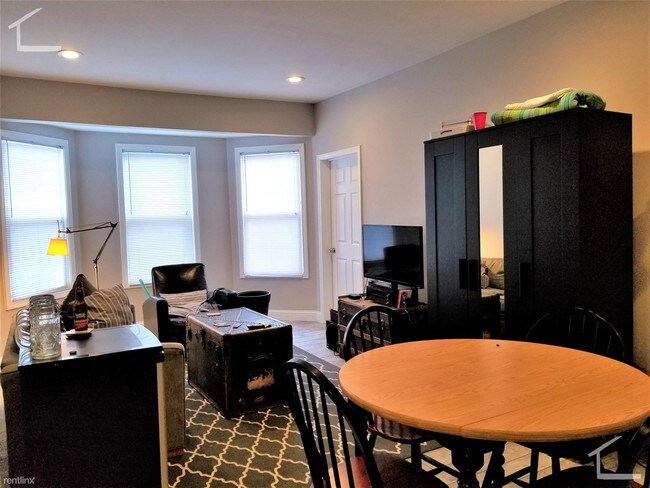 Foto del edificio - 3 br, 1.5 bath  - 77 Linden St Apt 1A