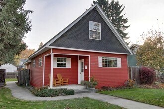 Building Photo - 1128 Hobson St