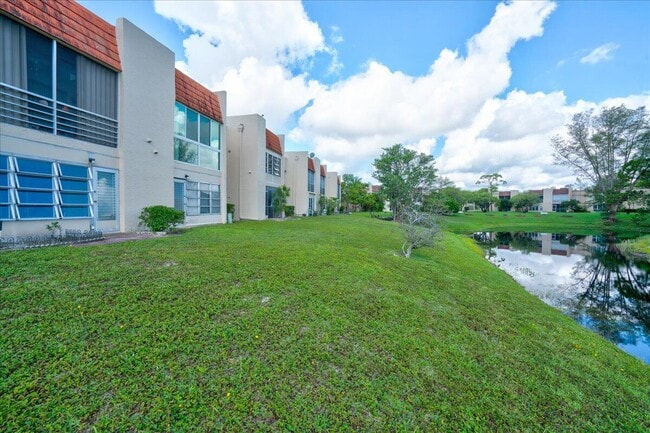 Building Photo - 2901 Fiore Way