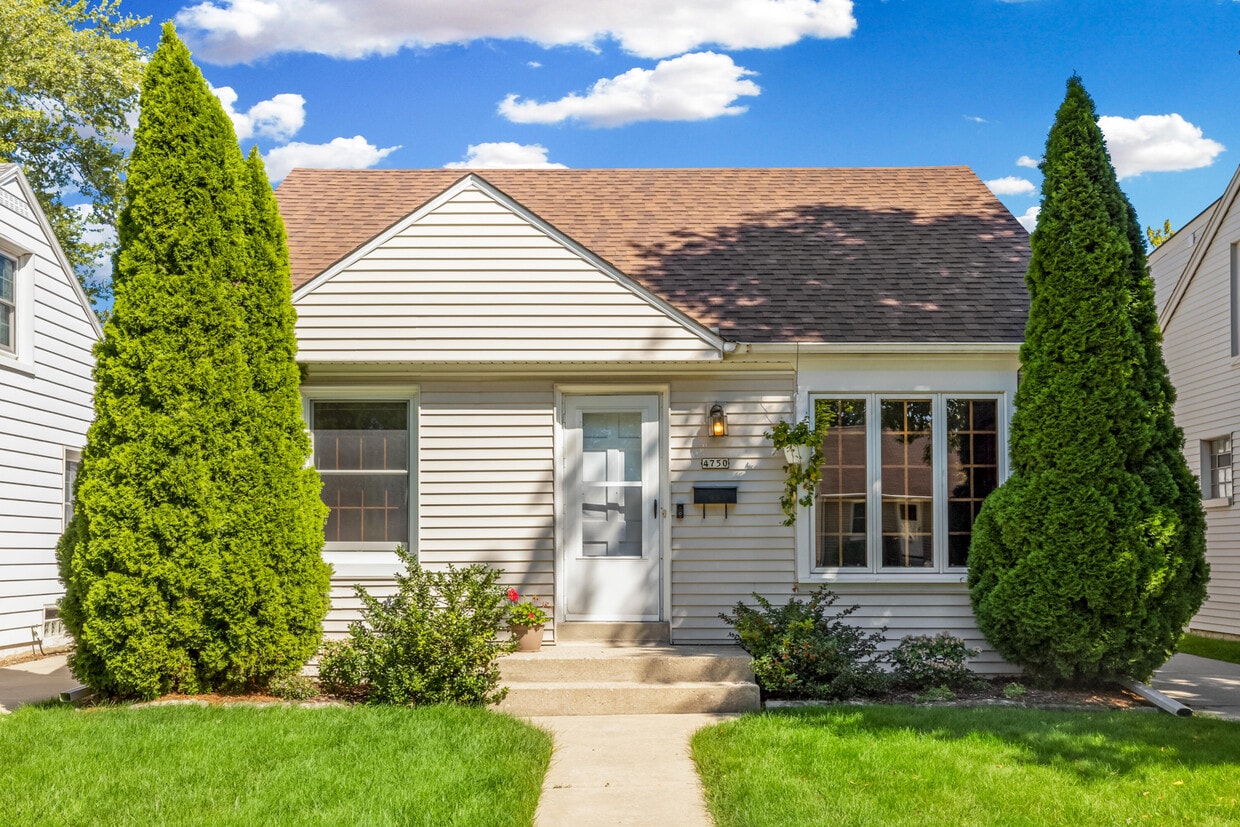 Primary Photo - 4750 N Elkhart Ave