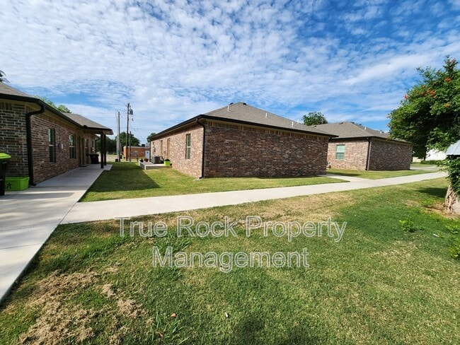 Foto del edificio - 416 E 13th St