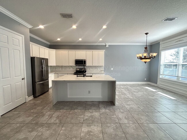 Foto del edificio - 984 Maypole Dr