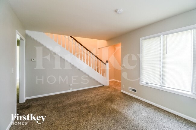 Foto del edificio - 18722 Hamlin Ave