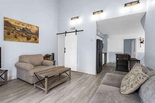 Foto del edificio - 12900 Walden Rd