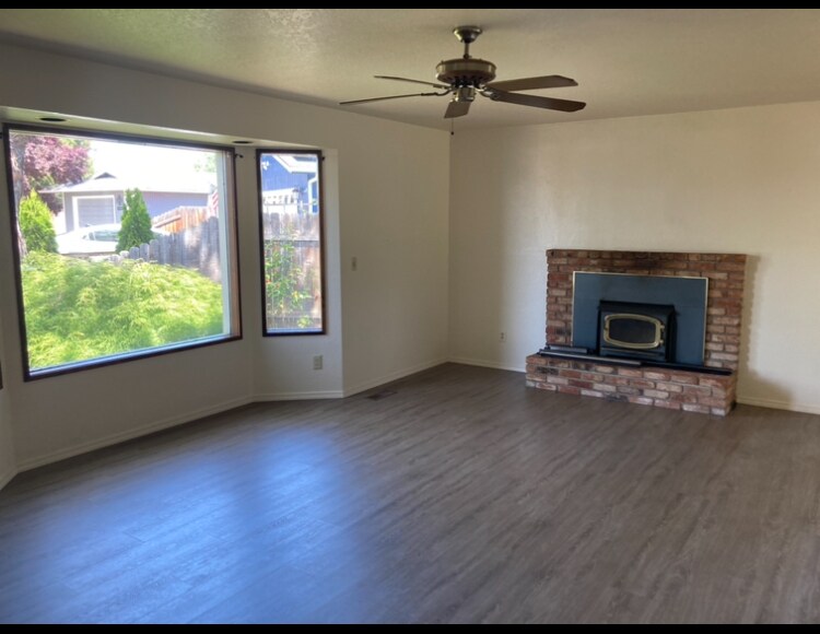 Foto principal - 2200 Smokethorn Way
