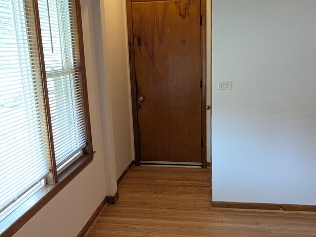 Foto del edificio - 4947 N Mason Ave