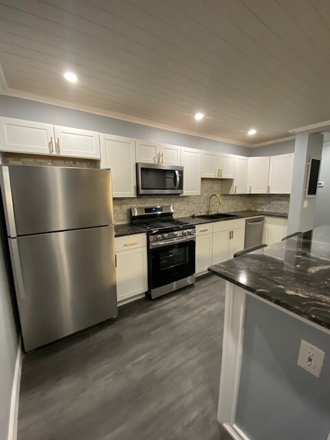 Foto del edificio - 1924 E Genesee St