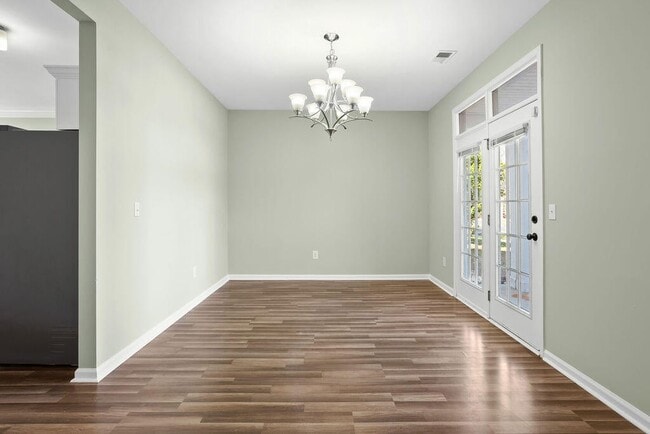 Building Photo - 206 Pimpernel St