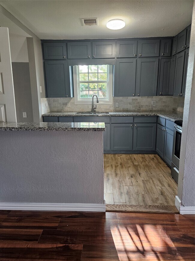 Building Photo - 2017 3rd St