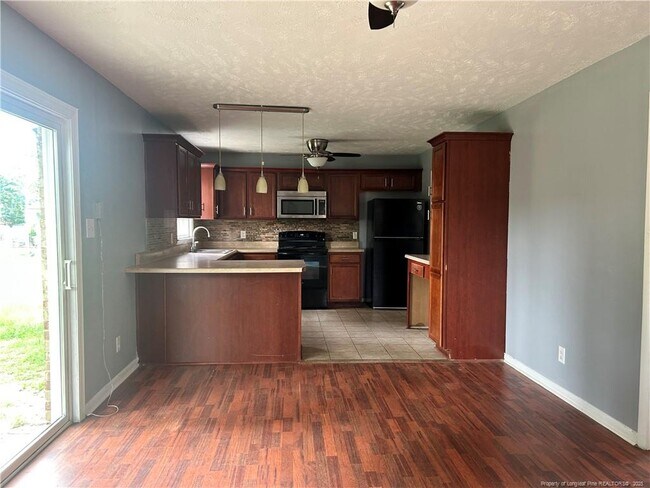 Foto del edificio - 7430 Southgate Rd