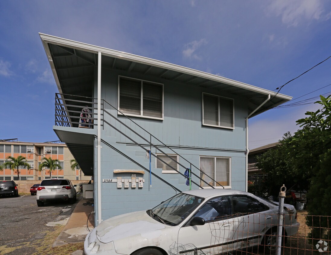 Building Photo - 2958 Varsity Cir