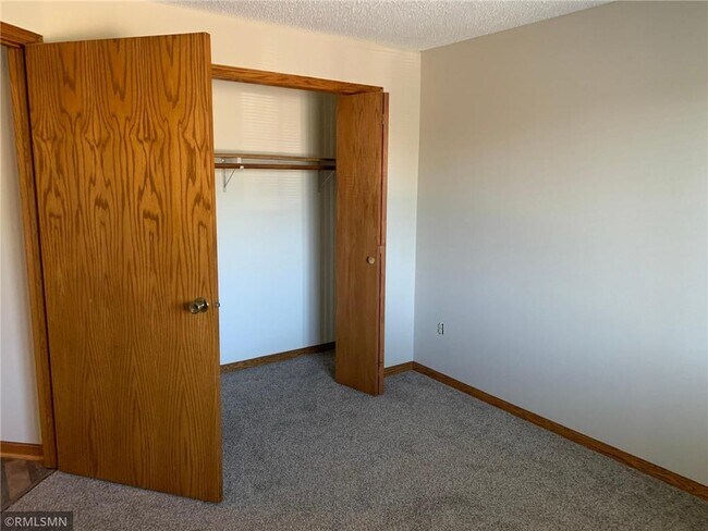 Building Photo - 1635 Stieger Lake Ln