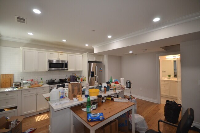 Building Photo - 18 Mount Hood Rd