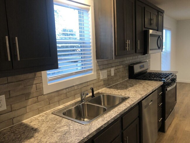 Foto del edificio - 1801 W 92nd Ave