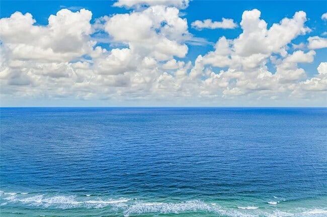 Building Photo - 525 N Ocean Blvd