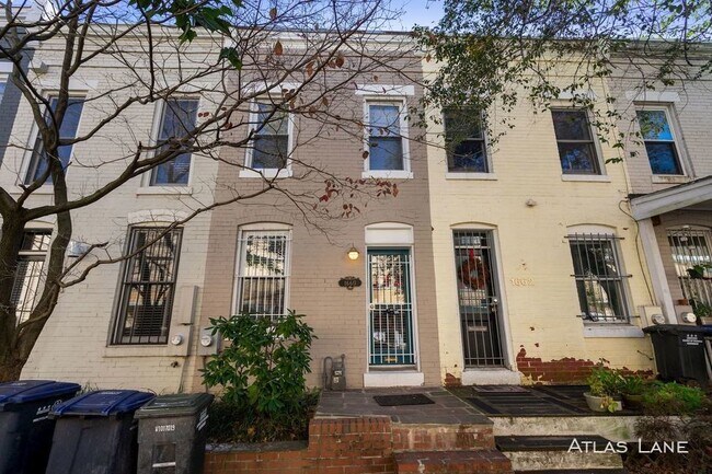 Building Photo - 1660 Kalorama Rd NW