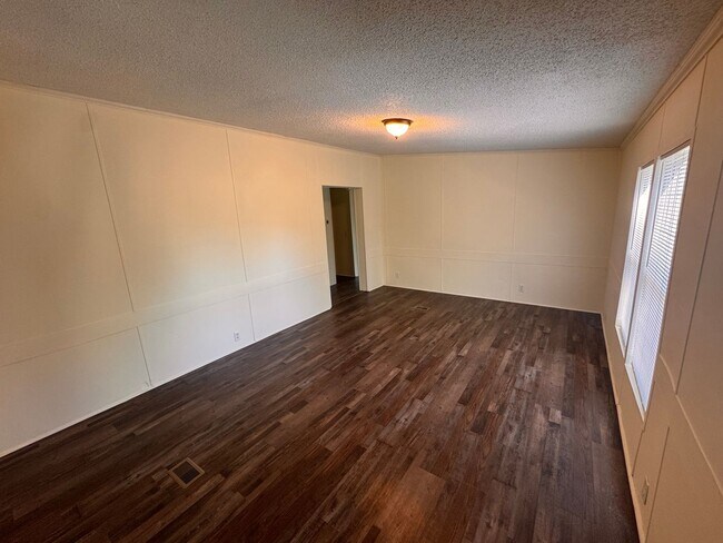 Foto del edificio - Home For Rent In Arab